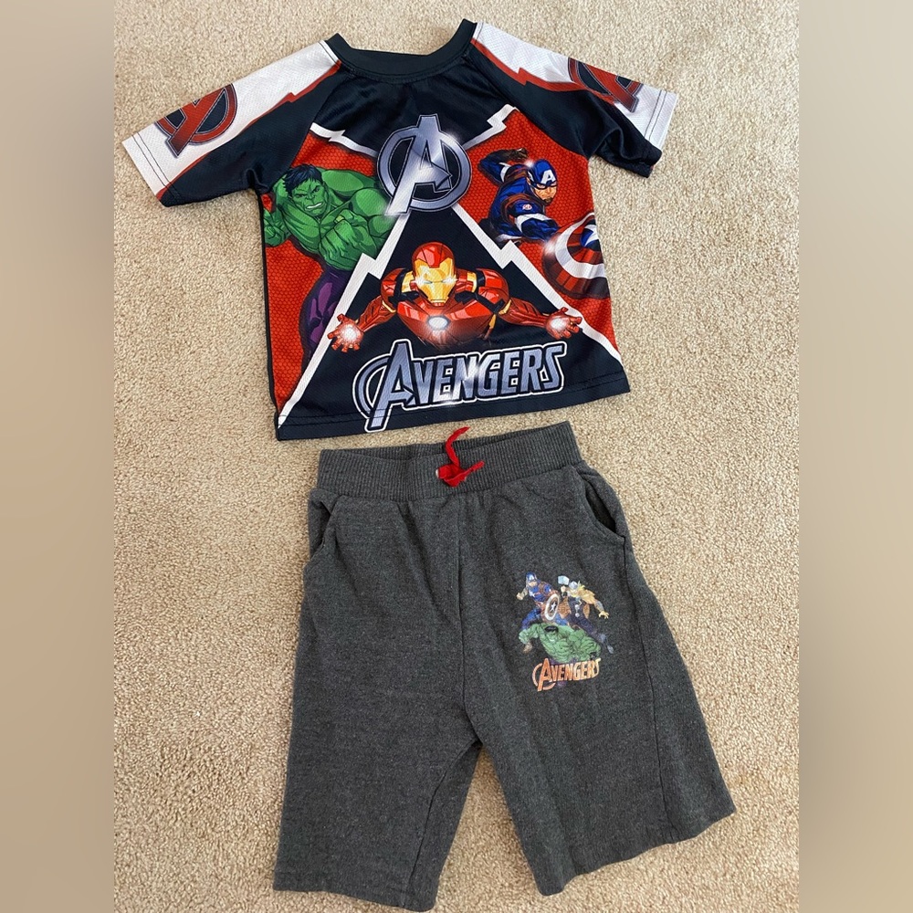 Avengers t-shirt & shorts set for boys
